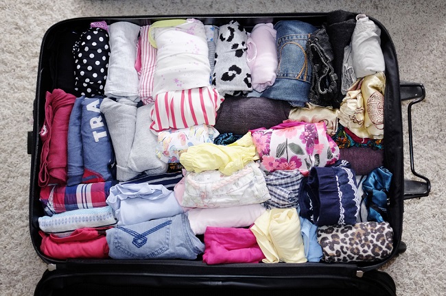 không nên mang quá nhiều quần áo khi đi du lịch